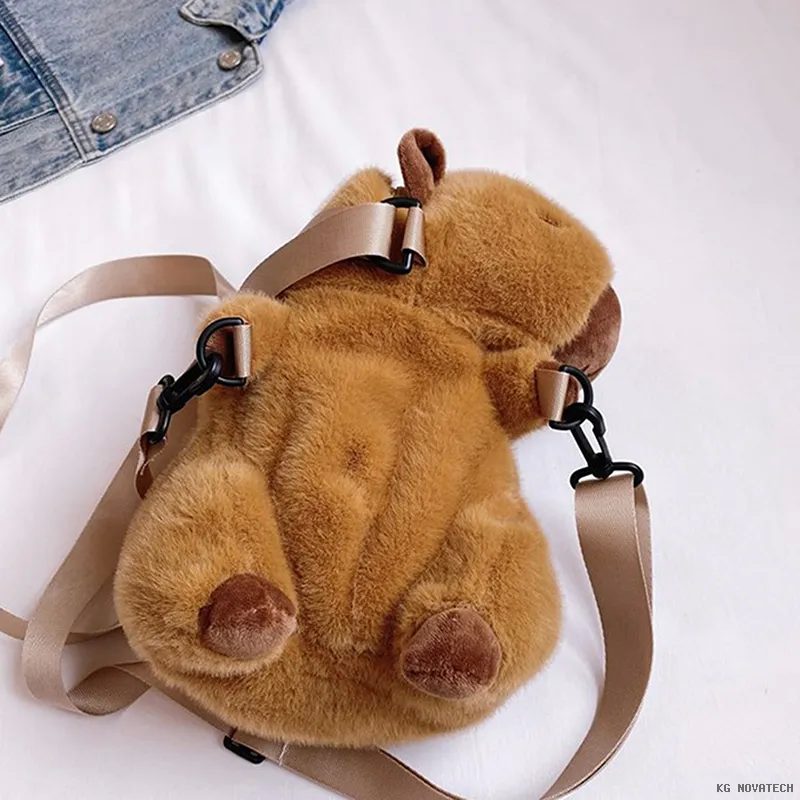 MOCHILA PELUCHE CAPIBARA