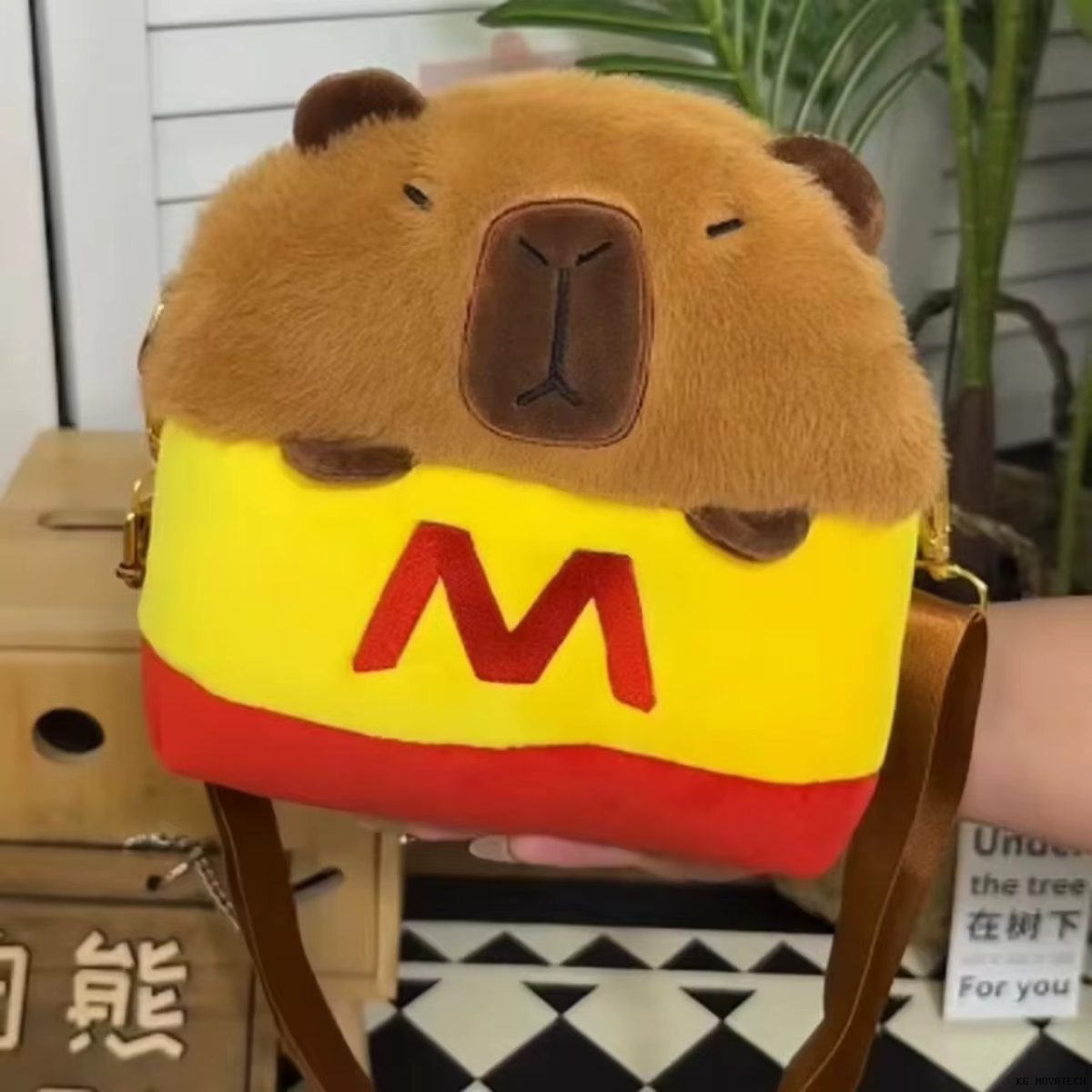 CARTERA PELUCHE CAPIBARA M